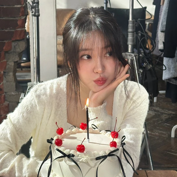 Today's Most Loved Yeri (Red Velvet)