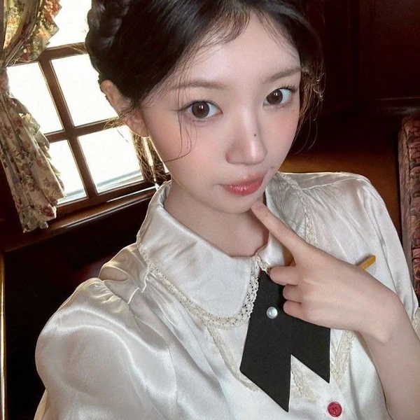 Today's Most Loved ILLIT