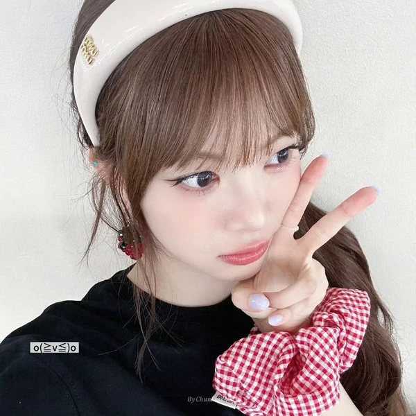 Today's Most Loved Hong Eunchae (LE SSERAFIM)