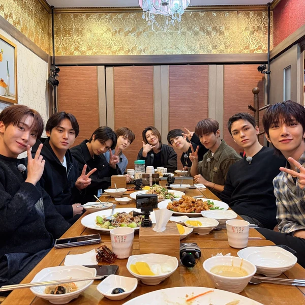 充滿粉絲愛意的SEVENTEEN人氣照片