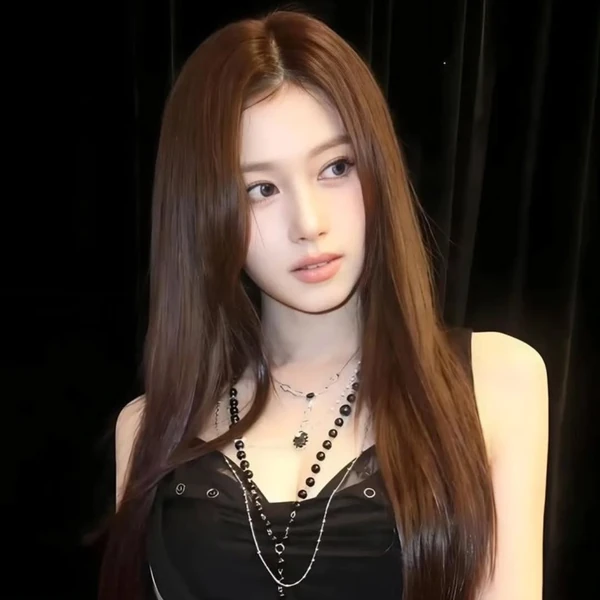 充满粉丝爱意的Sana (TWICE)人气照片