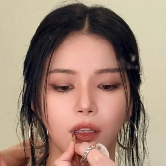 Today's Most Loved Solar (MAMAMOO)