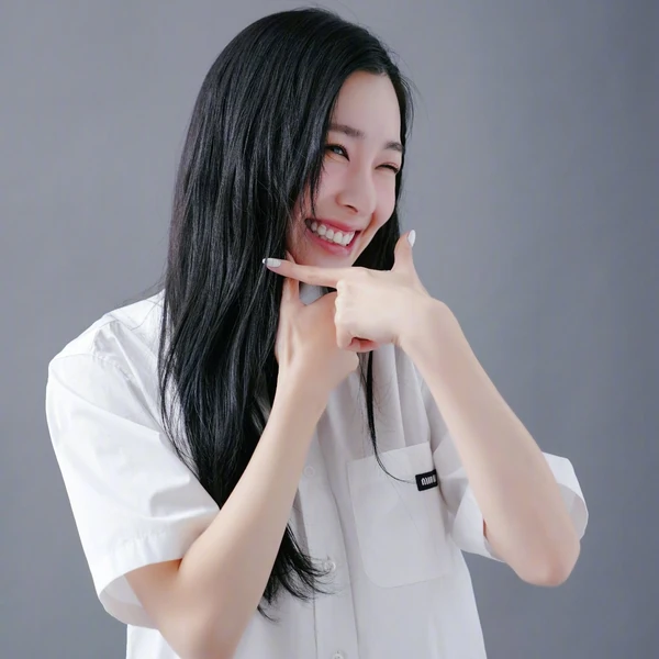 Top Photo Full of Tiffany Young (Girls' Generation) Love