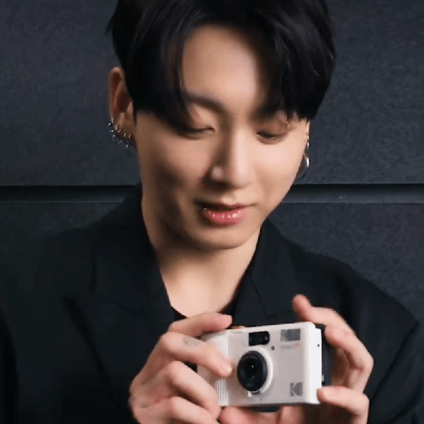 Foto Populer Penuh Cinta untuk Jungkook (BTS)