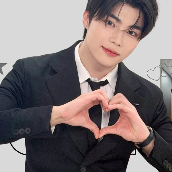 Top Photo Full of Park Gunwook (ZEROBASEONE) Love