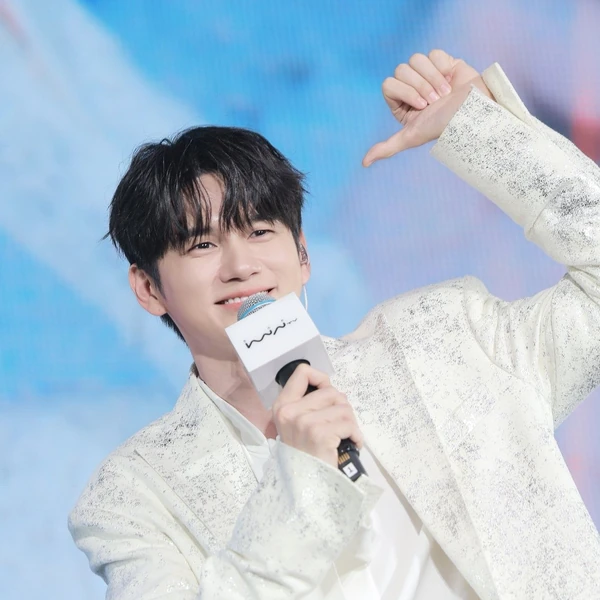 옹성우 팬심 가득한 인기 사진