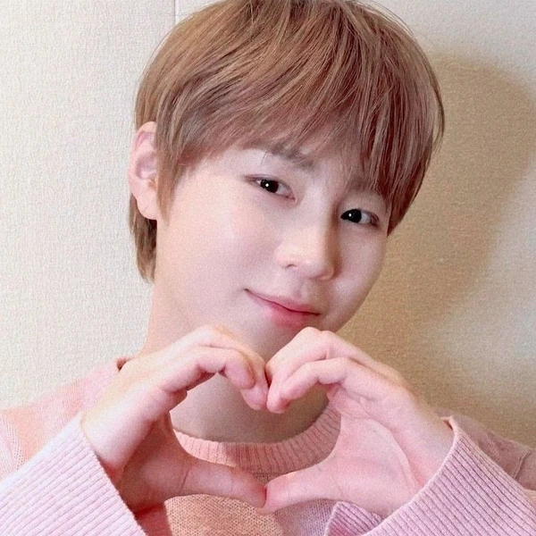 하성운 팬심 가득한 인기 사진