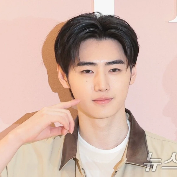 Foto Populer Penuh Cinta untuk Sunghoon (ENHYPEN)