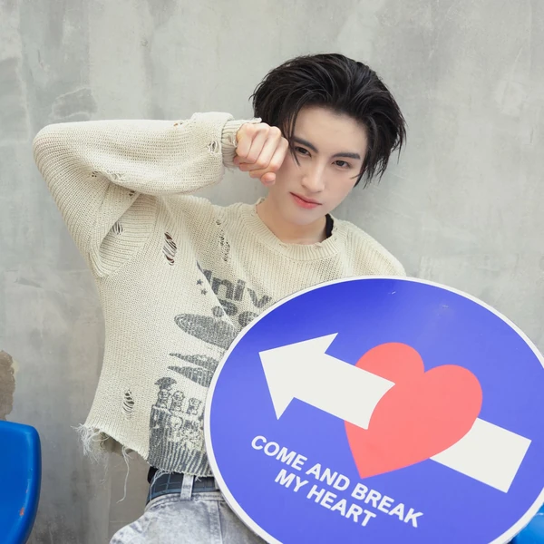 Top Photo Full of Aa (BUS) Love