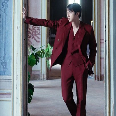 오늘 가장 사랑받은 진 (방탄소년단)의 모습