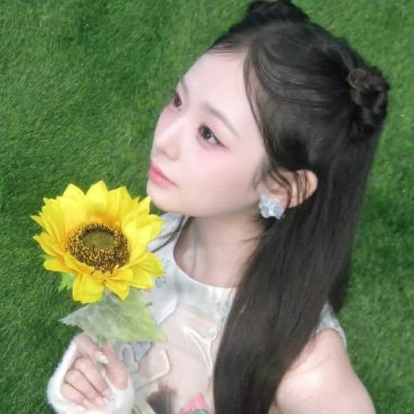 充滿粉絲愛意的書媛 (UNIS)人氣照片