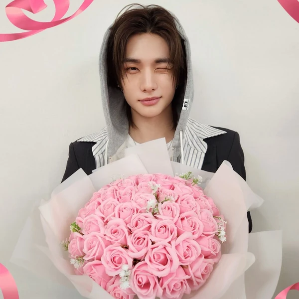 Signature photo of Hyunjin (Stray Kids) capturing their charm