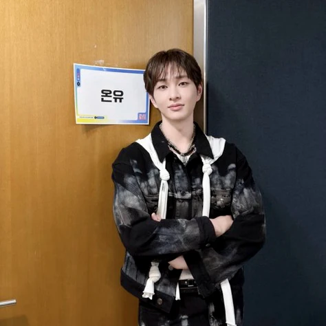 Momen Terbaik Onew (SHINee) Pilihan Penggemar