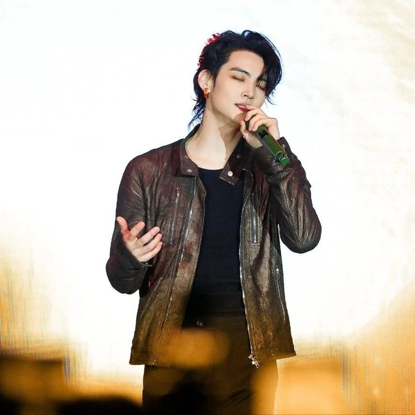 Today's Most Loved JAY B (GOT7)