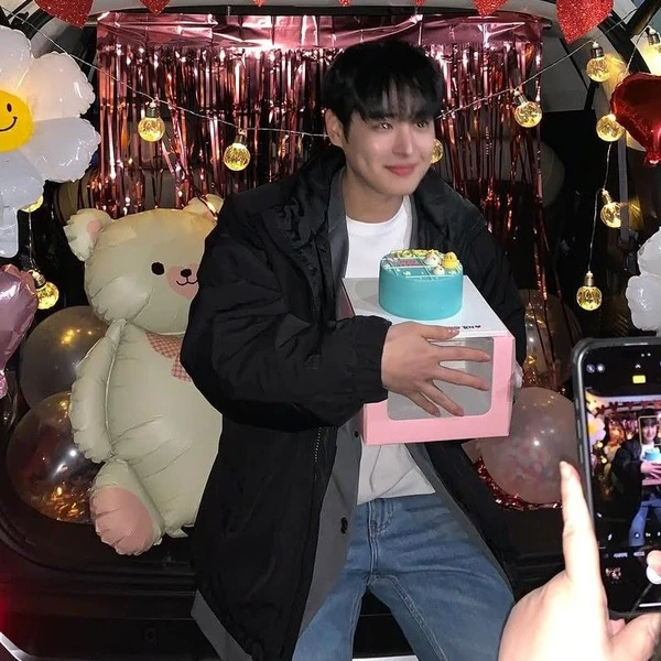 Top Photo Full of Choi Byungchan Love