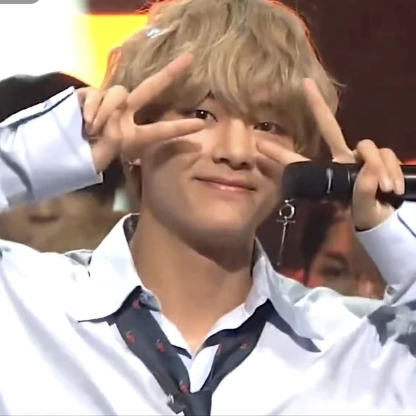 V (BTS)への愛が詰まった人気写真