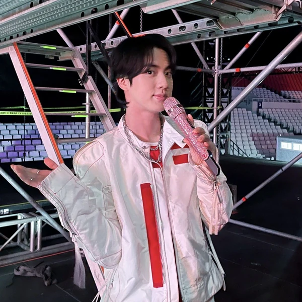 Momen Terbaik Jin (BTS) Pilihan Penggemar