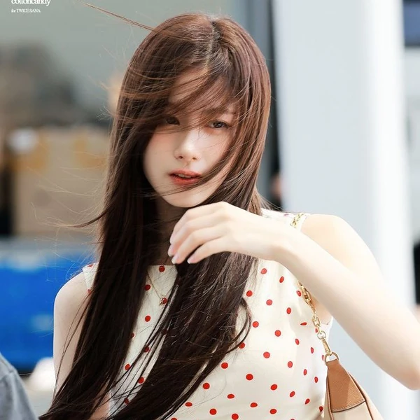 Foto Populer Penuh Cinta untuk Sana (TWICE)