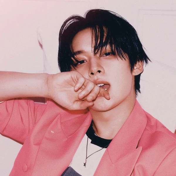 Today's Most Loved Lee Know (Stray Kids)