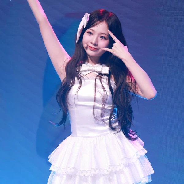 Popular profile image of 书媛 (UNIS) selected by votes