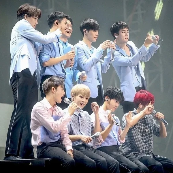 Top Photo Full of EXO Love