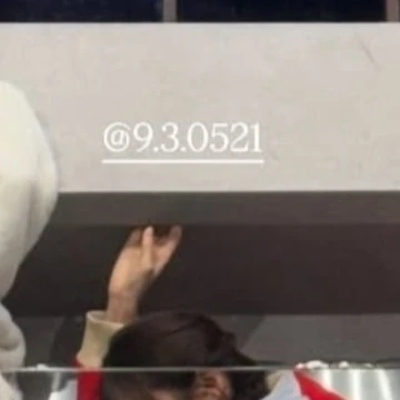 Top Photo Full of Jeong Yein (Lovelyz) Love