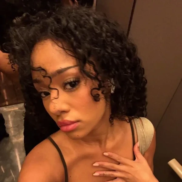 充滿粉絲愛意的Manon (KATSEYE)人氣照片