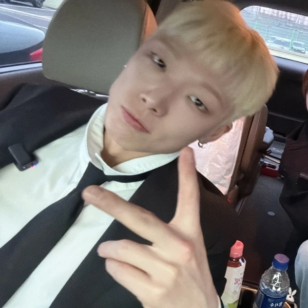 Today's Most Loved BOBBY (iKON)