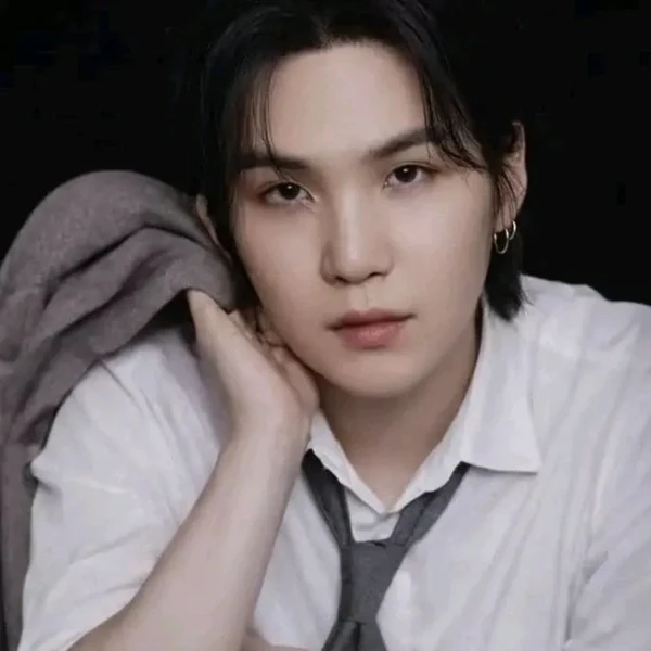 今日最受喜愛的SUGA (防彈少年團)