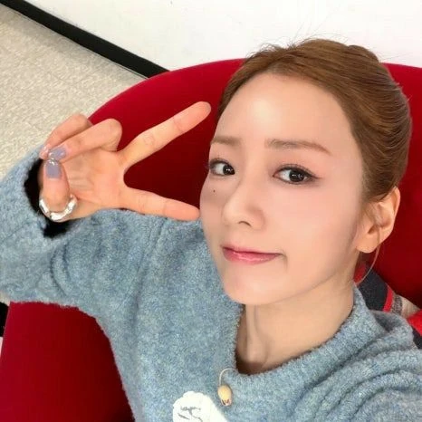 Top Photo Full of Yoon Bomi (Apink) Love