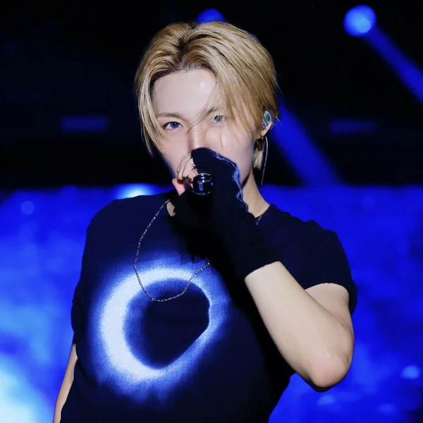 充满粉丝爱意的道荣 (TREASURE)人气照片