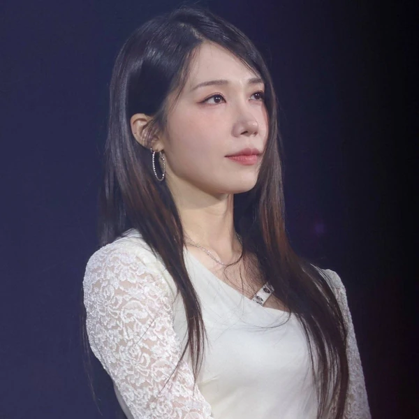 今天最受喜爱的郑恩地 (Apink)