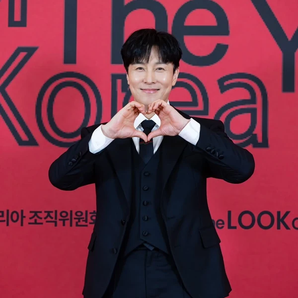 Today's Most Loved Kim Dongwan (SHINHWA)