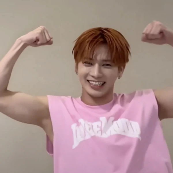 오늘 가장 사랑받은 태현 (투모로우바이투게더)의 모습