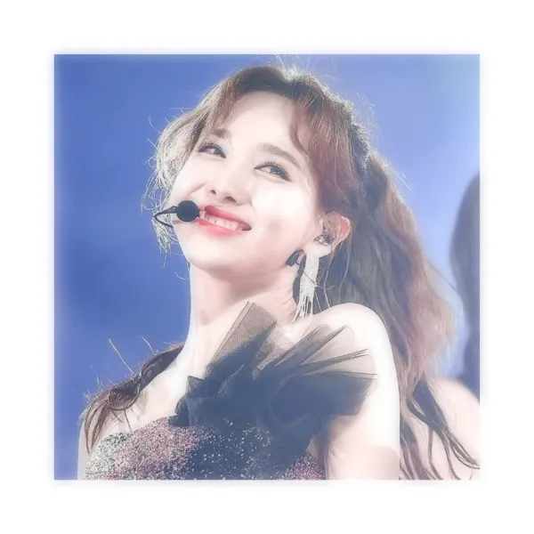 今天最受喜爱的娜琏 (TWICE)