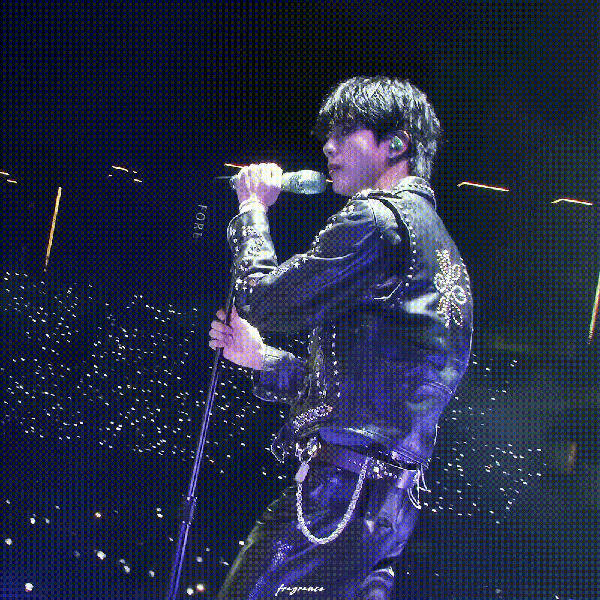 Foto Populer Penuh Cinta untuk Jin (BTS)