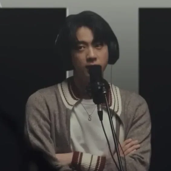 Penampilan Jin (BTS) yang Paling Dicintai Hari Ini