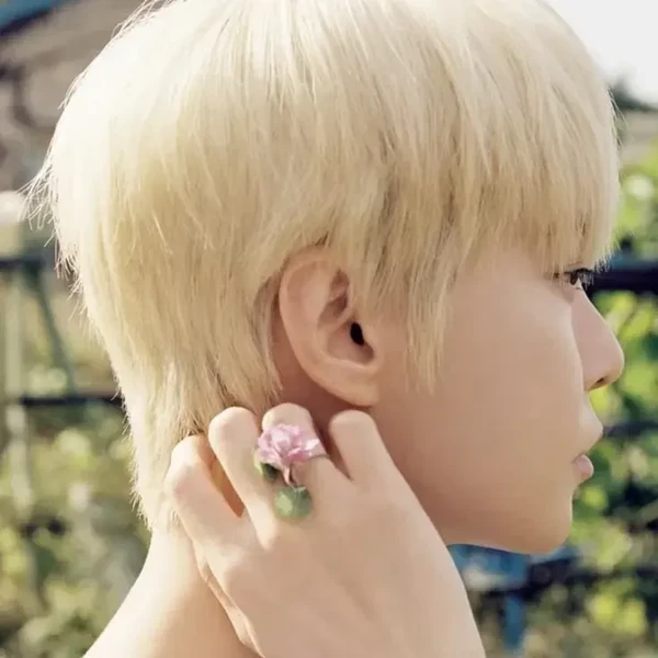 充滿粉絲愛意的道英 (NCT 127)人氣照片