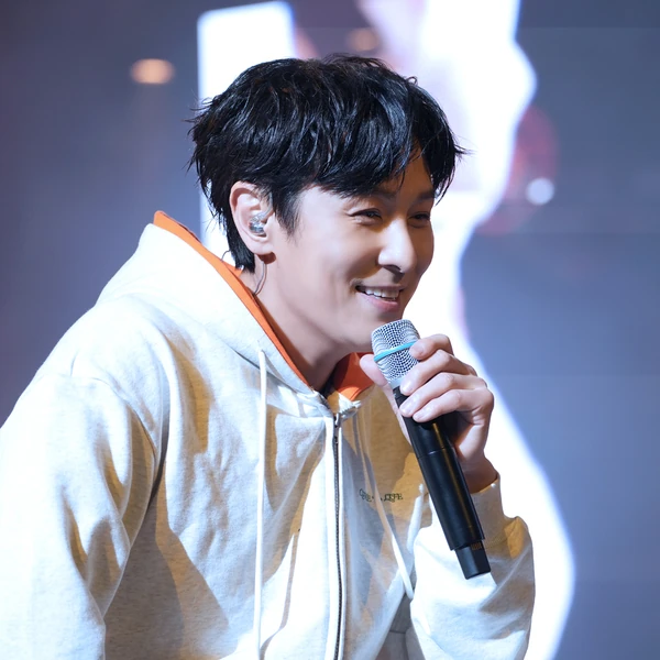 Today's Most Loved Kim Dongwan (SHINHWA)