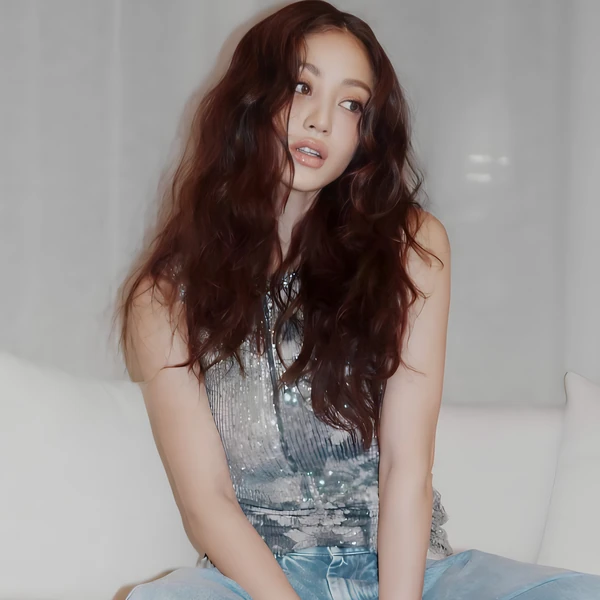 오늘 가장 사랑받은 지효 (TWICE)의 모습