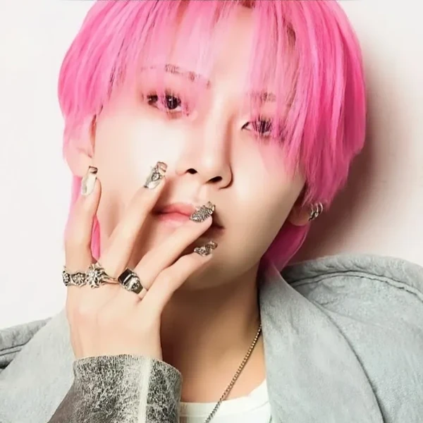 充满粉丝爱意的川尻蓮 (JO1)人气照片