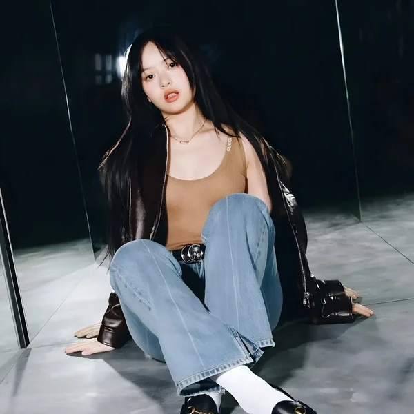 Popular profile image of NewJeans selected by votes