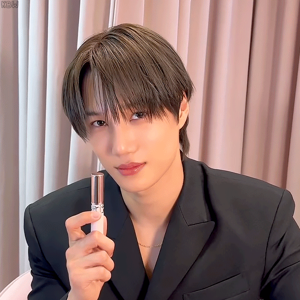 Penampilan Kai (EXO) yang Paling Dicintai Hari Ini