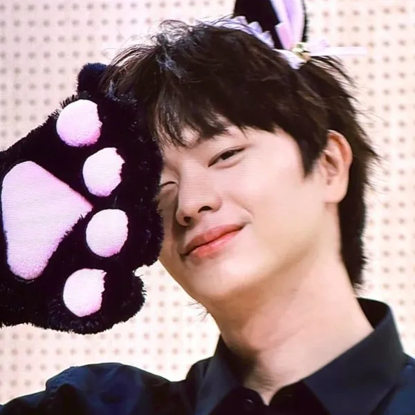 Top Photo Full of Yook Sungjae (BTOB) Love