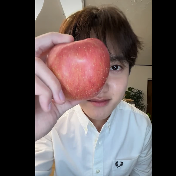 오늘 가장 사랑받은 디오 (EXO)의 모습