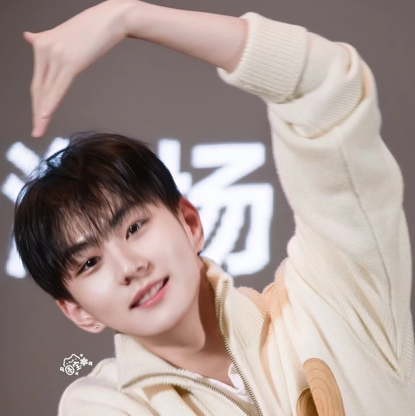 Today's Most Loved Jungwon (ENHYPEN)