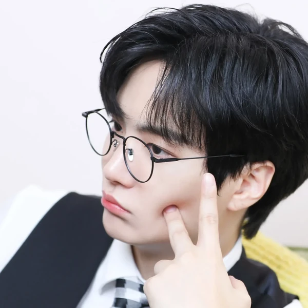 Today's Most Loved Kim Jonghyeon