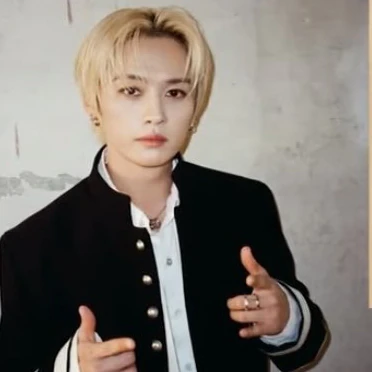 Today's Most Loved Lee Know (Stray Kids)