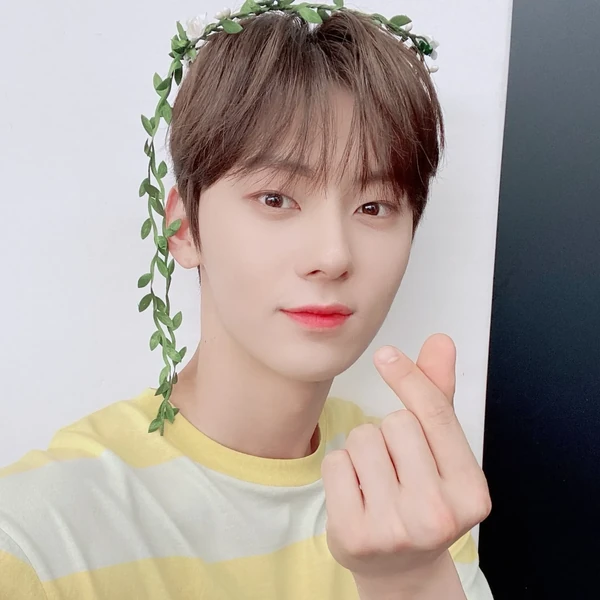 Today's Most Loved Hwang Minhyun