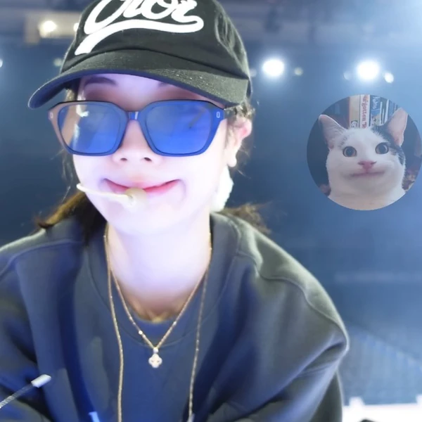 오늘 가장 사랑받은 다현 (TWICE)의 모습